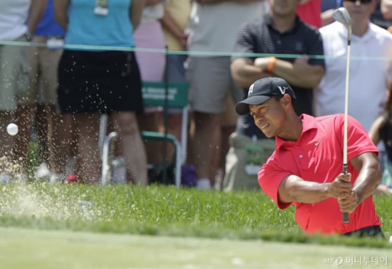 타이거 우즈, 美 플로리다서 5년 만에 또 차량 전복 사고…"상태는 아직 불분명"