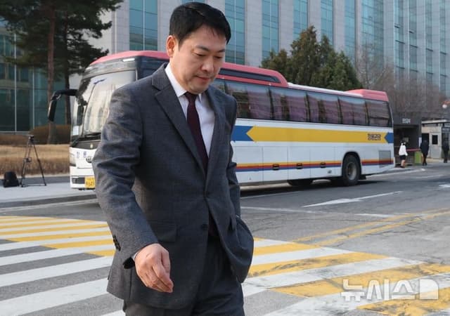 국힘 지지율 19%… 장동혁, 유세장 기피 인물 됐다