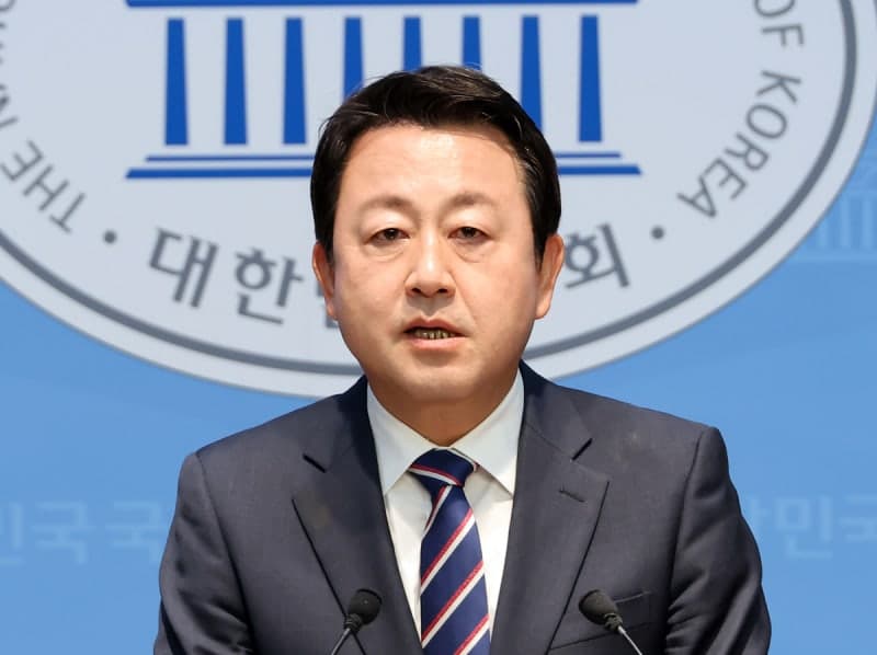 민주당 "조국, '국힘 제로' 내세우면서 민주당에 화살…진보진영 분열 초래"